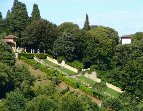 Baroque staircase climbs the Bardini Garden