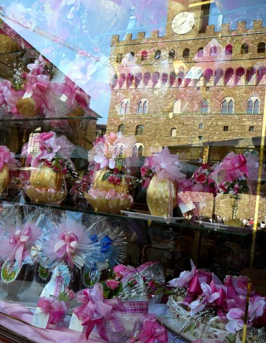 The Palazzo Vecchio reflected in Rivoire's Easter window