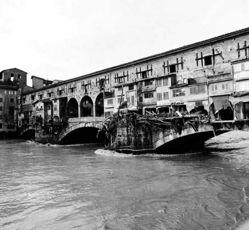 The Ponte Vecchio as the water recedes in 1966