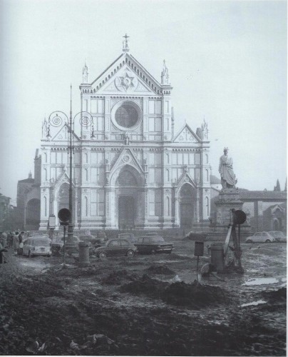 Piazza Santa Croce in November 1966