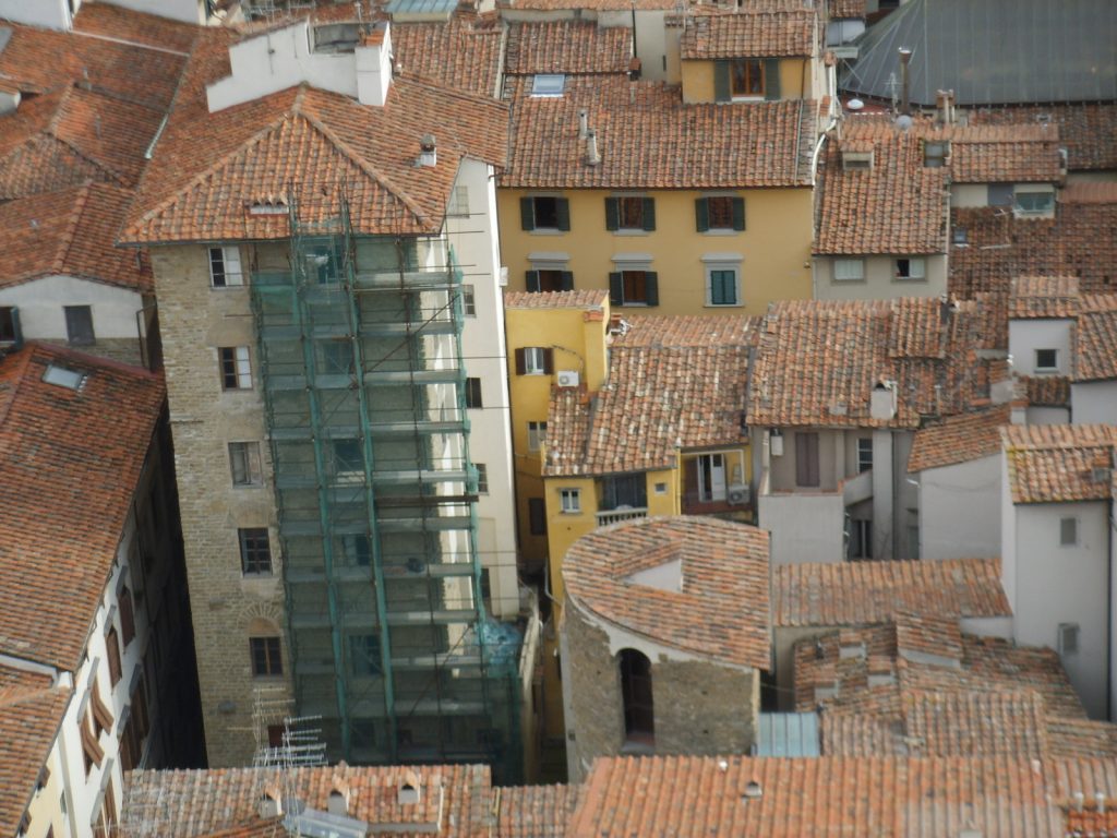 An unusual photo of the Straw Tower from above (photo by Sailko)